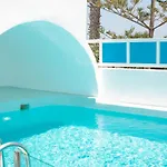 Apartmanhotel White Cave 4*