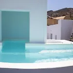 White Cave Ía