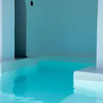 White Cave Apartmanhotel 4*