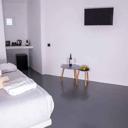 White Cave Apartahotel 4*