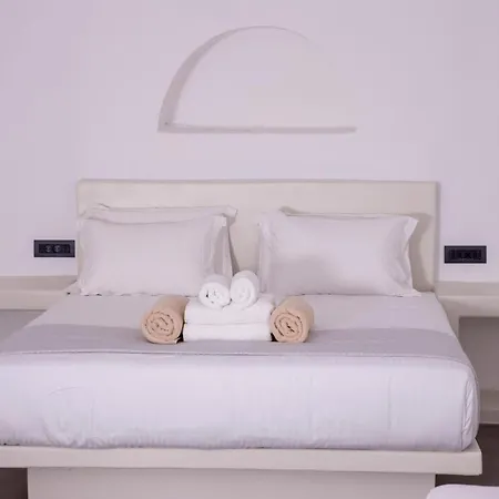 White Cave Aparthotel