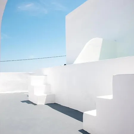 White Cave 3* Oia (Santorini)