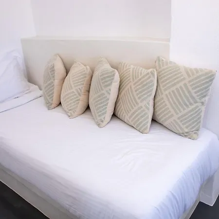 White Cave Aparthotel