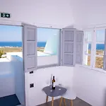 Ξενοδοχείο με διαμερίσματα White Cave Οία