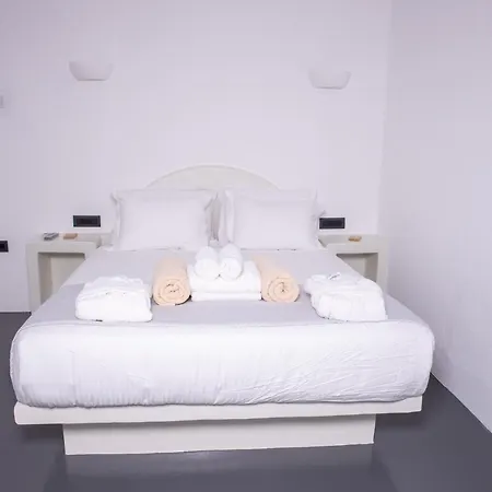 Hotel apartamentowy White Cave