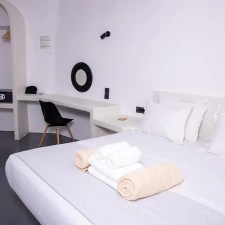 White Cave Hotel apartamentowy Oia