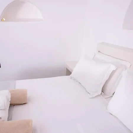 White Cave 3* Oia