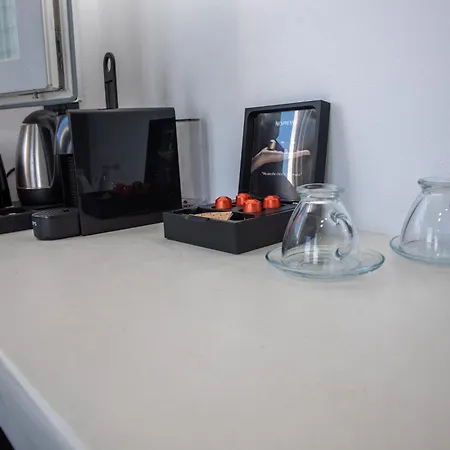 White Cave Hotel apartamentowy Oia