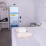 White Cave 4*