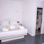 White Cave Apart-hotel