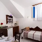 Lejlighedshotel White Cave Oia
