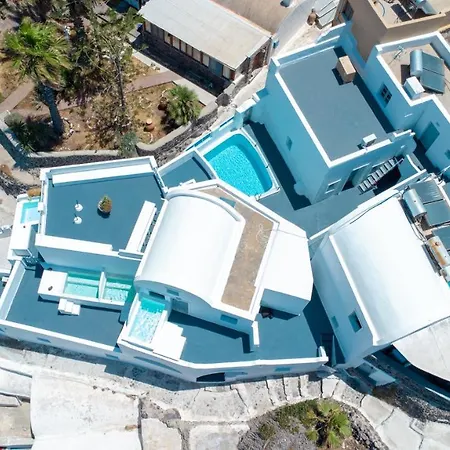 White Cave Aparthotel