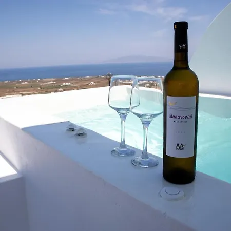 White Cave Lejlighedshotel 4*