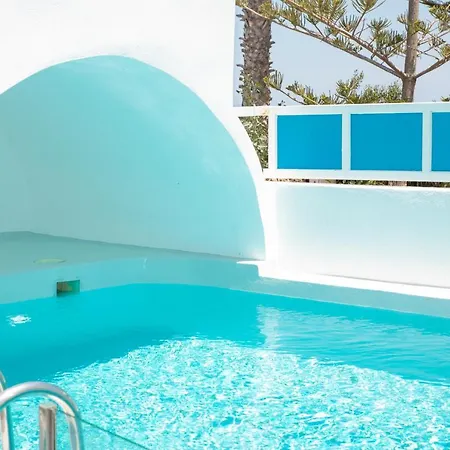 Apartmanhotel White Cave 4*