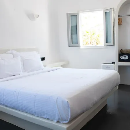 White Cave Aparthotel