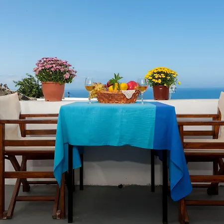 Lejlighedshotel White Cave 4*