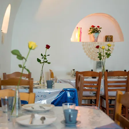 White Cave Apartahotel 4*