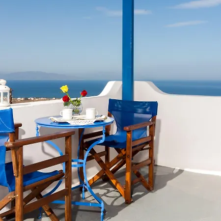 White Cave Oia (Santorini)