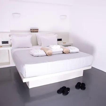 White Cave Aparthotel 4*