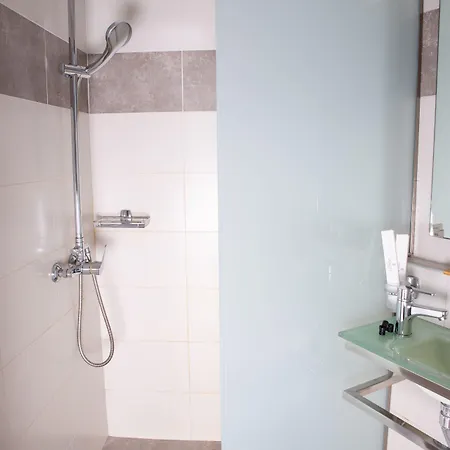 Aparthotel White Cave 4*