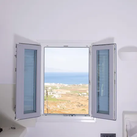 White Cave Aparthotel Oia (Santorini)