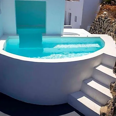 White Cave Aparthotel Oia (Santorini)