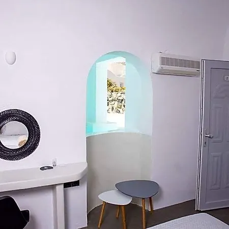 Aparthotel White Cave 4*