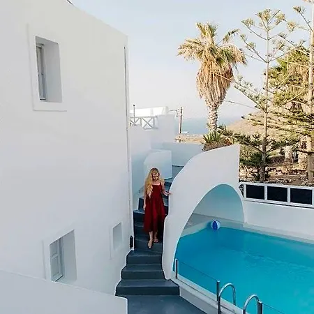 White Cave 4* Oia (Santorini)