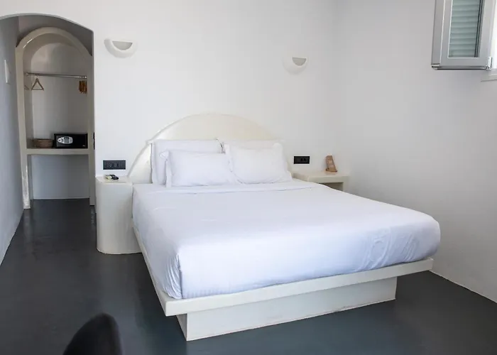 White Cave Apartmanhotel 4*