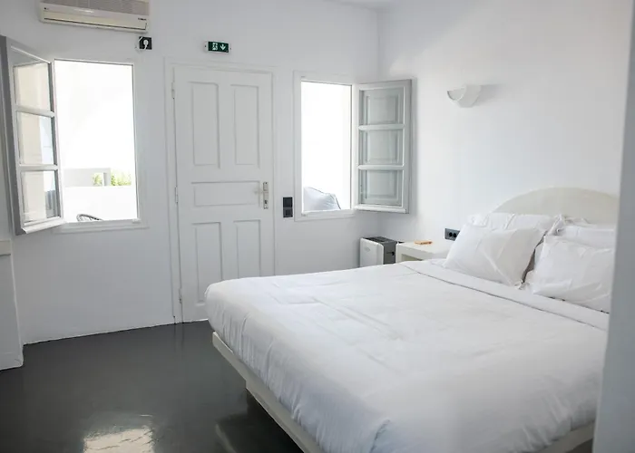 Apartmanhotel White Cave 4*