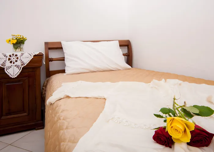 Apartmanhotel White Cave 4*