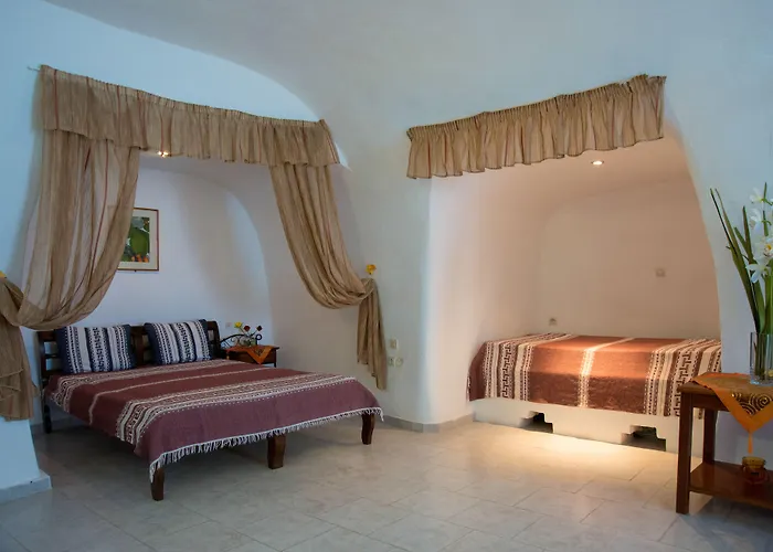 White Cave Apartmanhotel 4*