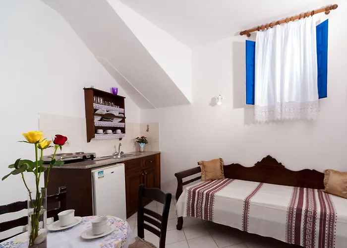 Apartmanhotel White Cave Ía