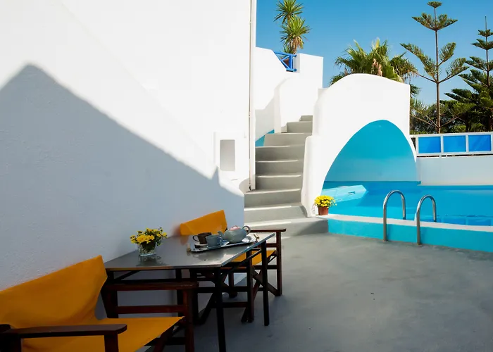 Aparthotel White Cave 4*