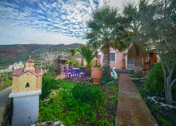 White Cave 4* Oia (Santorini)