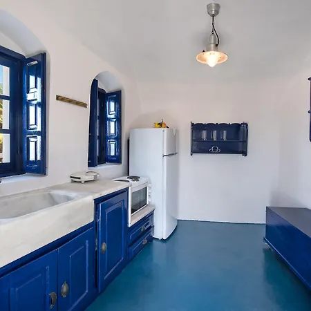 White Cave Apartmanhotel