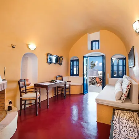 Apartmanhotel White Cave 4*