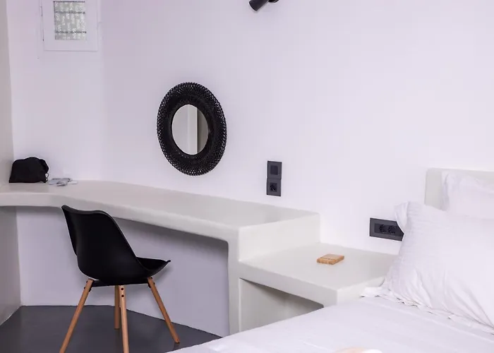 White Cave 4* Oia (Santorini)