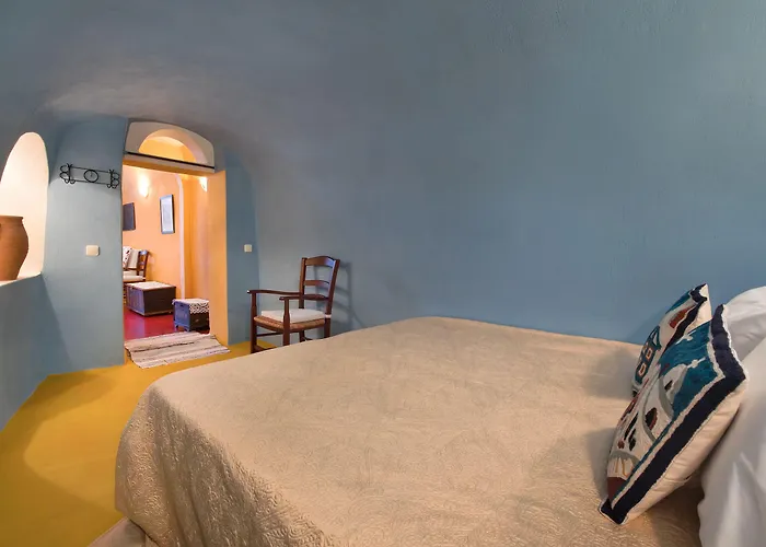 White Cave 4* Oia (Santorini)