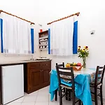 White Cave Aparthotel
